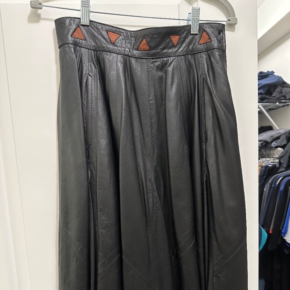 Italian Leather Full skirt - Picture 2 of 7